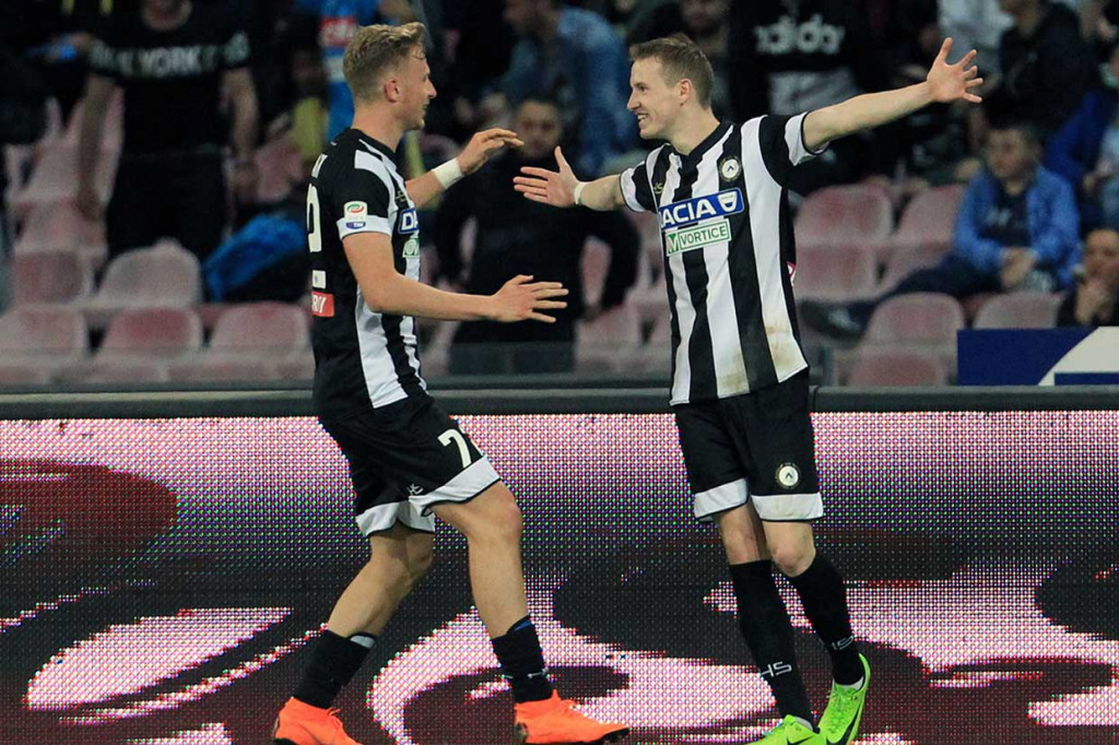 Baru pada menit ke-41 tim tamu unggul terlebih dahulu lewat Jakub Jankto.