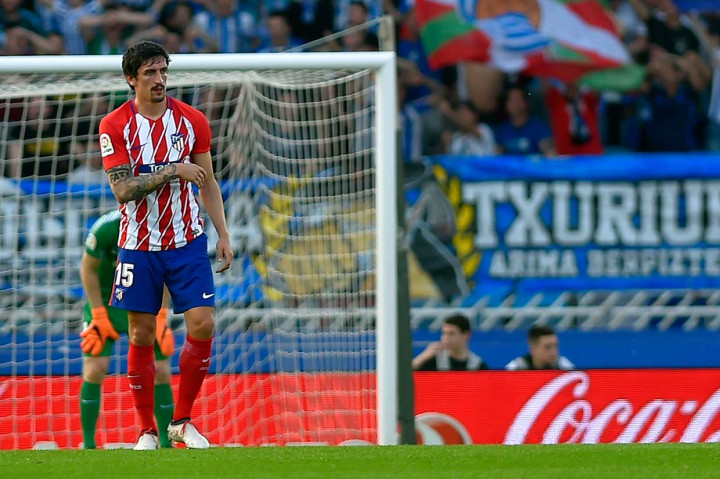 Ekspresi kekecewaan pemain belakang Atletico Madrid Stefan Savic setelah gol Willian Jose.