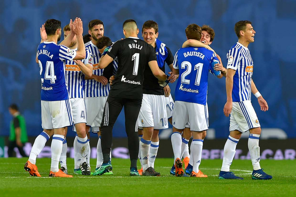 Hasil ini mendongkrak Sociedad naik ke peringkat ke-11 di klasemen sementara dengan 43 poin. Tim peringkat kedua Atletico memiliki 71 poin setelah 33 pertandingan, sedangkan Barca memiliki 83 poin, dan tim peringkat ketiga Real Madrid mengemas 68 poin.