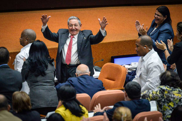 Setelah menyerahkan kursi kepresidenan kepada penggantinya, Raul Castro, 86, akan tetap menjadi anggota parlemen dan menjabat sebagai sekretaris pertama Komite Pusat Partai Komunis Kuba yang berkuasa. Partai tersebut dianggap sebagai kekuatan utama di kalangan rakyat Kuba.