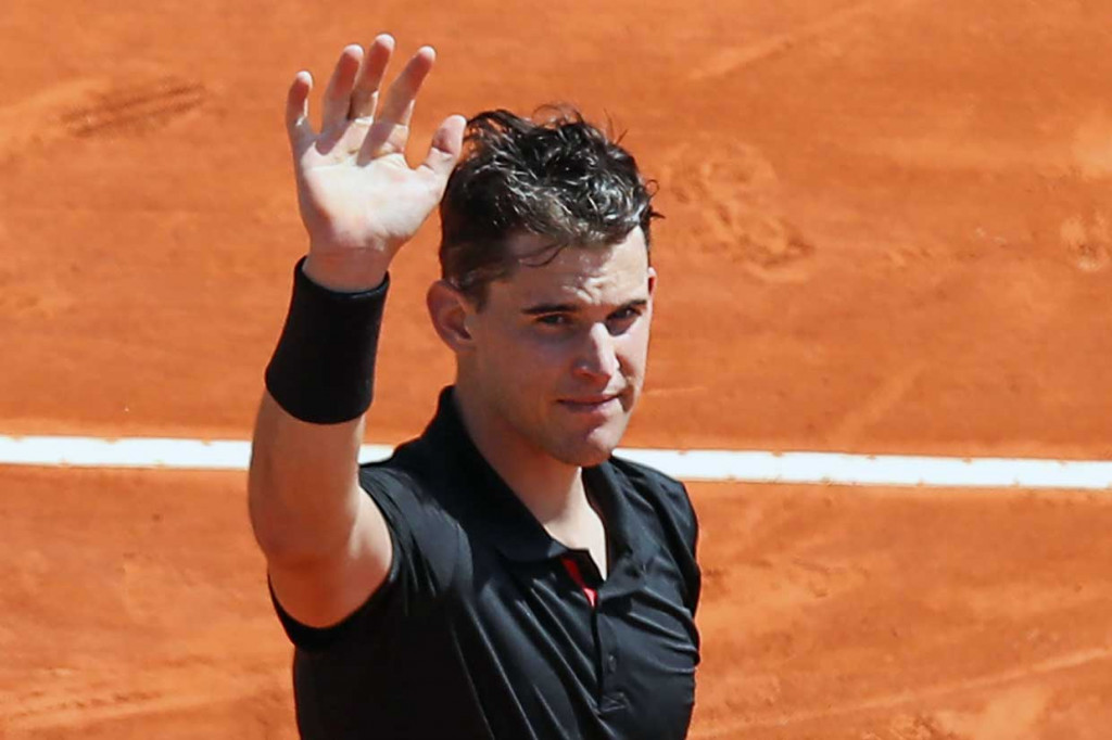 Di perempat final Thiem akan bertemu Nadal yang meraih kemenangan 6-3, 6-2 atas petenis Rusia Karen Khachanov.