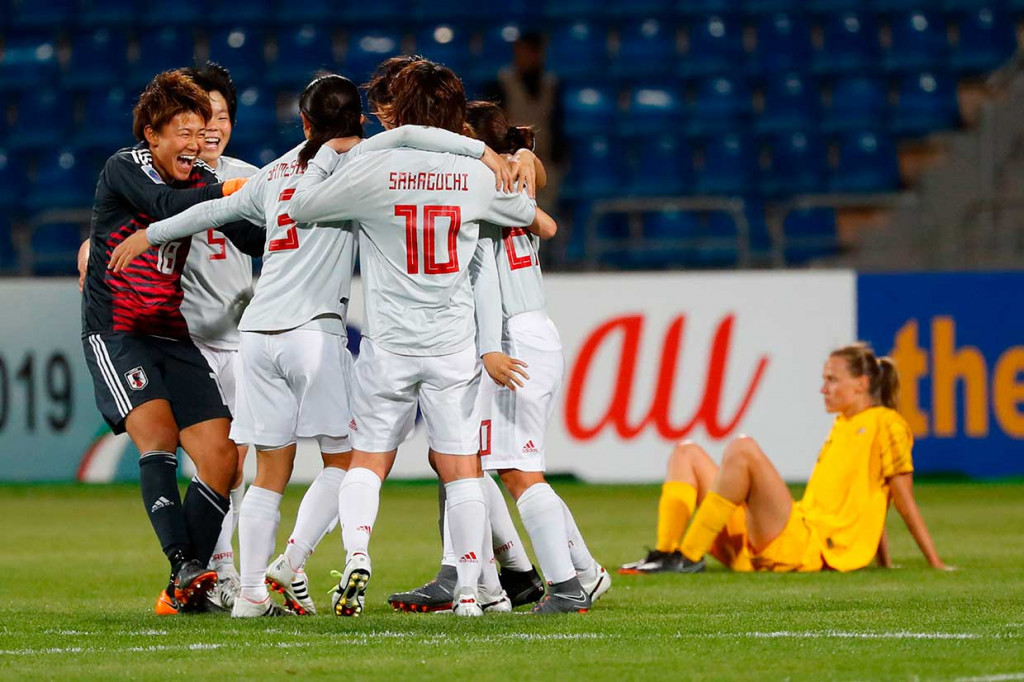 Australia menyiakan banyak peluang emas dalam pertandingan final itu, termasuk kegagalan pemain tengah Elise Kellond-Knight mengeksekusi penalti pada menit ke-14.