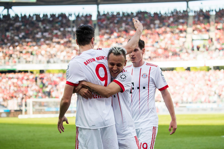 Tiga poin atas Hannover tidak memengaruhi posisi Bayern di puncak klasemen, karena mereka sudah memastikan diri menjadi juara musim 2017-2018.
