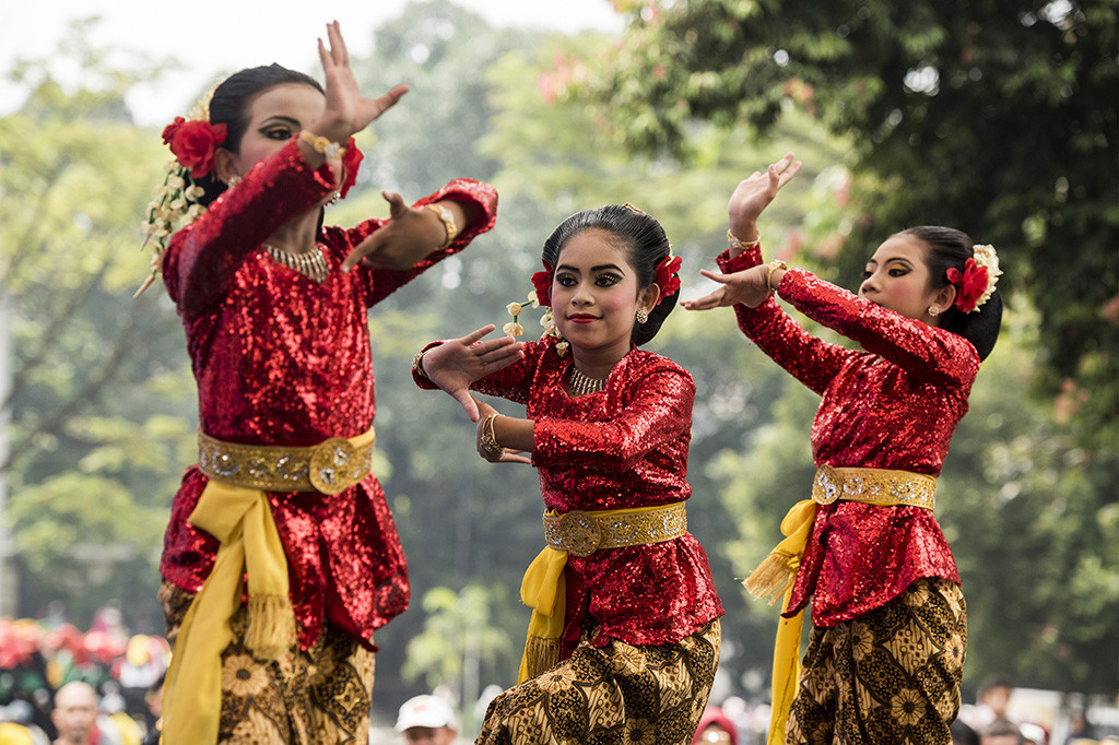 kepentingan seni dan budaya