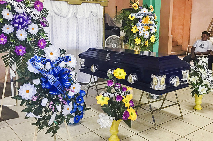 Seorang pewarta di Nikaragua Angel Gahona, tewas saat meliput kerusuhan akibat aksi unjuk rasa menentang kebijakan pensiun diterbitkan Presiden Daniel Ortega. 
