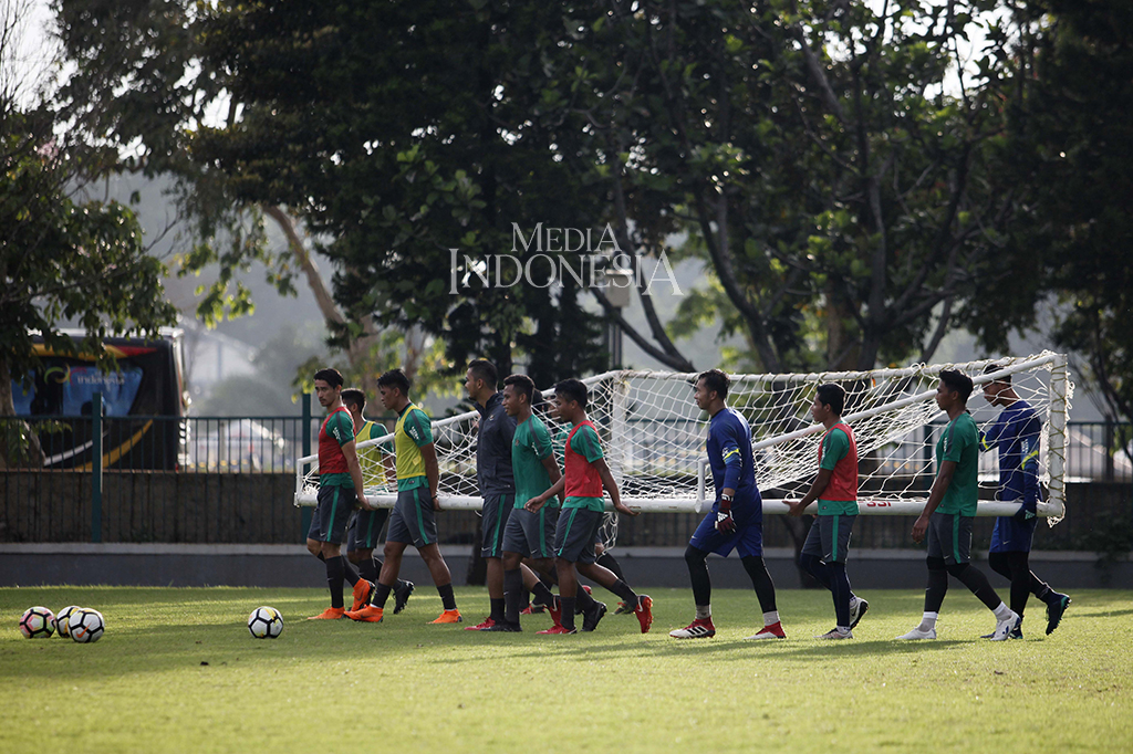 Keempat pemain itu adalah Rezaldi Hehanusa dan Andritany Ardiyasha dari Persija Jakarta, Saddil Ramdani dari Persela Lamongan, dan Irfan Jaya dari Persebaya Surabaya. Khusus untuk Irfan, Luis Milla dikabarkan harus mencoretnya karena sedang mengalami sakit. Masih belum dipastikan siapa pengganti Irfan.