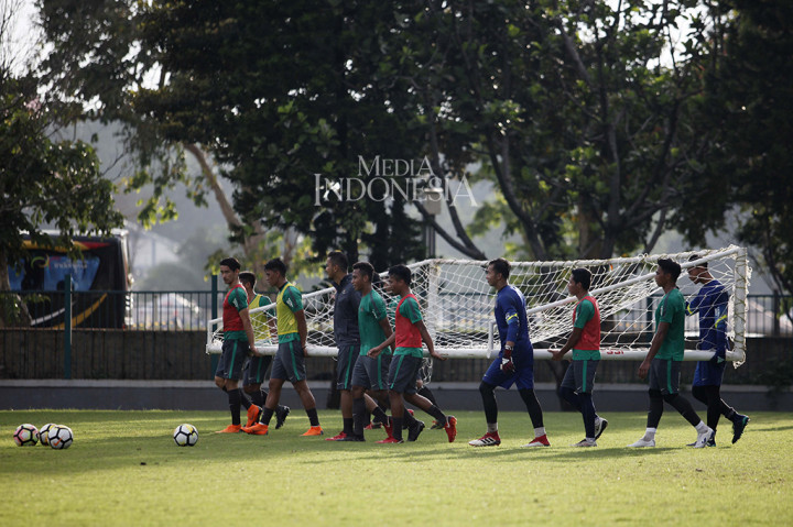 Keempat pemain itu adalah Rezaldi Hehanusa dan Andritany Ardiyasha dari Persija Jakarta, Saddil Ramdani dari Persela Lamongan, dan Irfan Jaya dari Persebaya Surabaya. Khusus untuk Irfan, Luis Milla dikabarkan harus mencoretnya karena sedang mengalami sakit. Masih belum dipastikan siapa pengganti Irfan.