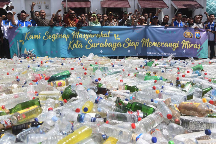 Kapolrestabes Surabaya Kombes Rudi Setiawan yang hadir dalam acara tersebut menyerukan perang terhadap miras oplosan dengan merangkul TNI, Pemerintah Kota Surabaya, serta tokoh masyarakat. 