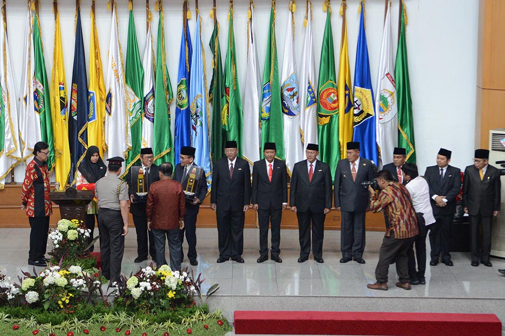 Pemberian kehormatan Satyalencana Karya Bhakti Praja Nugraha diberikan kepada 5 Bupati dan 2 Wali Kota. Pemberian kehormatan ini bertujuan untuk memberikan prestasi kepada Kepala Daerah yang mempunyai prestasi.