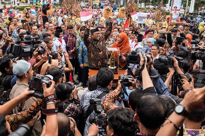 Pemprov Jabar menjadi satu-satunya Pemprov dengan kinerja tertinggi nasional selama tiga tahun berturut-turut yaitu pada 2014, 2015, dan 2016, dan berhak mendapatkan Parasamya Purnakarya Nugraha dari Presiden Republik Indonesia.