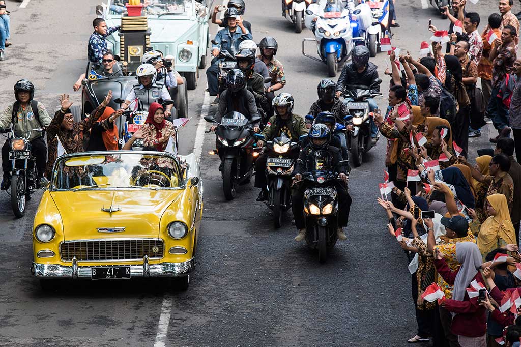 Parasamya Purnakarya Nugraha adalah sebuah tanda penghargaan yang diberikan kepada Provinsi/Daerah Tingkat I dan Kabupaten/Kotamadya/Daerah Tingkat II yang menunjukkan hasil karya tertinggi pelaksanaan Pembangunan Lima Tahun dalam rangka meningkatkan kesejahteraan seluruh rakyat.