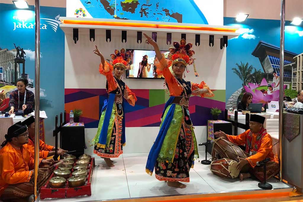 Pada acara yang terlangsung pada 22 - 25 April di Dubai World Trade Centre ini, Paviliun Indonesia di bawah koordinasi Kementerian Pariwisata, juga menampilkan tarian dan musik tradisional, seni henna, serta menyajikan kopi dan minuman jamu khas Indonesia.