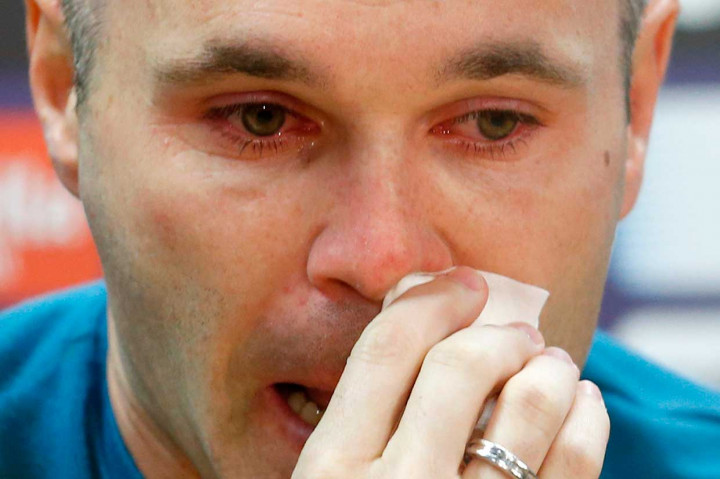 Bersama Barca, pemain jebolan akademi La Masia tersebut total telah memenangi 31 trofi, termasuk 4 trofi Liga Champions, 8 trofi Liga Spanyol, dan 6 trofi Copa del Rey.