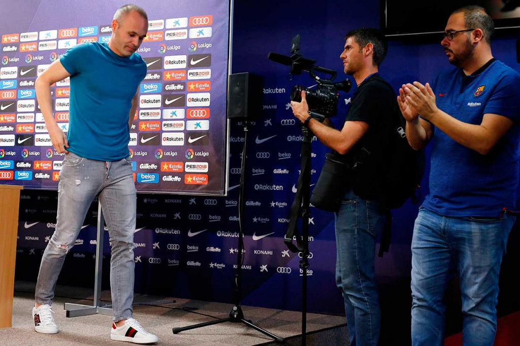 Meski tak bersama Barca lagi, Iniesta belum memutuskan untuk pensiun. Namun pemain bernomor punggung 8 ini belum menentukan klub mana yang akan dia bela selanjutnya.