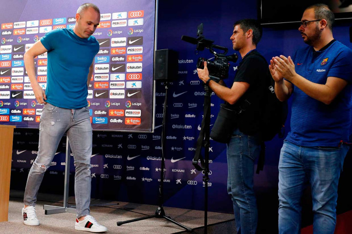 Meski tak bersama Barca lagi, Iniesta belum memutuskan untuk pensiun. Namun pemain bernomor punggung 8 ini belum menentukan klub mana yang akan dia bela selanjutnya.