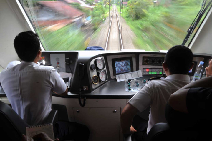 Keberangkatan pertama dari Stasiun Simpang Haru Kota Padang akan dimulai dari pukul 06.15 WIB dan yang paling akhir pukul 16.20 WIB. Sementara keberangkatan dari BIM Kabupaten Padangpariaman dimulai dari pukul 07.40 WIB dan yang paling akhir pukul 17.55 WIB.