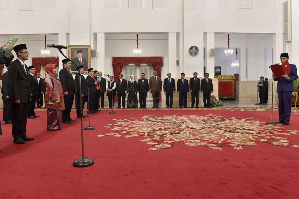 Presiden Joko Widodo melantik sembilan anggota Komisi Pengawas Persaingan Usaha di Istana Negara, Jakarta.