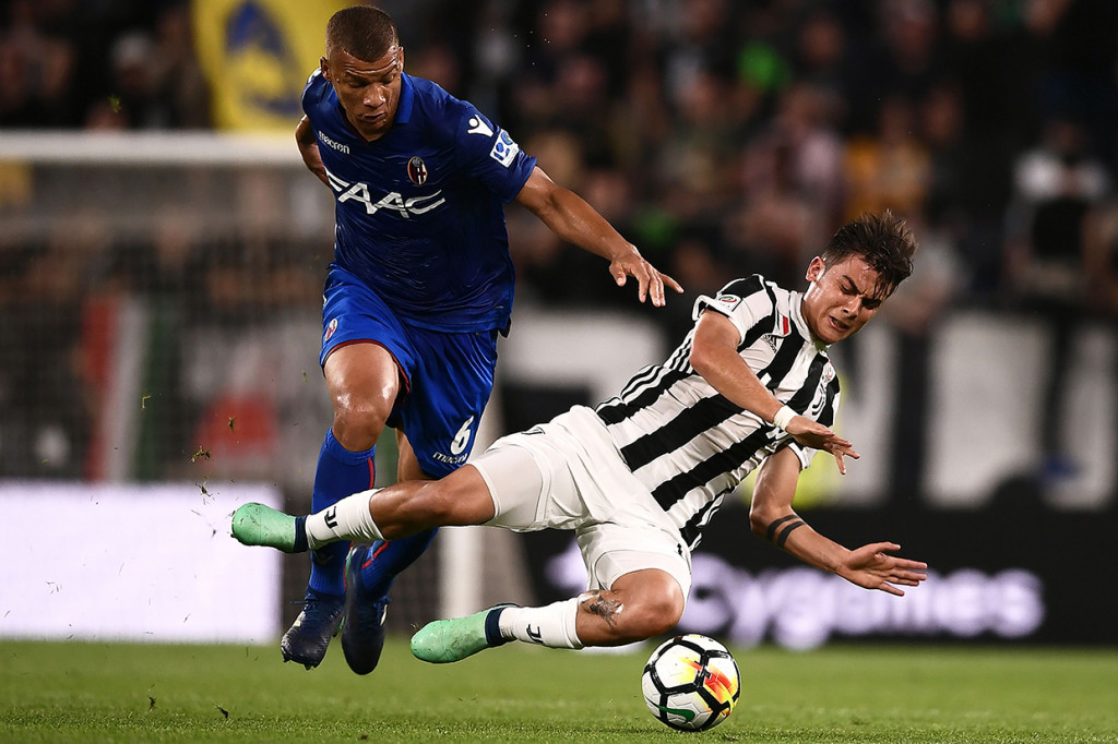 Di babak kedua, Juventus meningkatkan intesitas. Juventus menyamakan kedudukan di menit ke-51. Umpan silang Cuadrado mengenai kaki bek Bologna Sebastien De Maio dan masuk ke gawangnya sendiri.