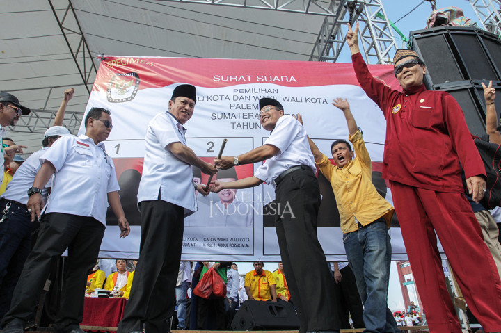 Pasangan Sarimuda dan Abdul Rozak didukung oleh 6 Partai, yang terdiri dari 3 parpol parlemen yaitu NasDem,Gerindra dan PKS, juga 3 partai politik lainya, yakni Perindo, PKP, dan Partai Berkarya. 