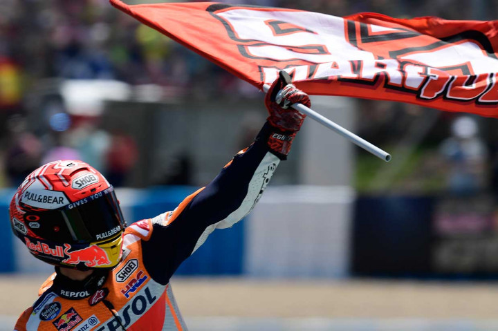 Pembalap Honda itu melaju sendirian di depan pada delapan putaran terakhir hingga garis finis setelah pasangan Ducati Andrea Dovizioso, pemimpin klasemen pebalap sebelumnya, dan Jorge Lorenzo terlibat tabrakan dengan pebalap Honda Dani Pedrosa saat bertarung memperebutkan posisi kedua.