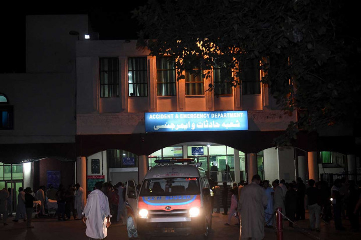 Tersangka, Abid Hussain, 22, ditangkap tak lama setelah ia melepaskan tembakan. Abid melepaskan tembakan dari jarak 10 sampai 12 meter. 