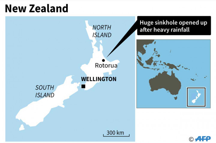 Para ahli percaya bahwa hujan melarutkan batu kapur di bagian bawah selama ribuan tahun, yang akhirnya menyebabkan tanah runtuh dan menciptakan ngarai.