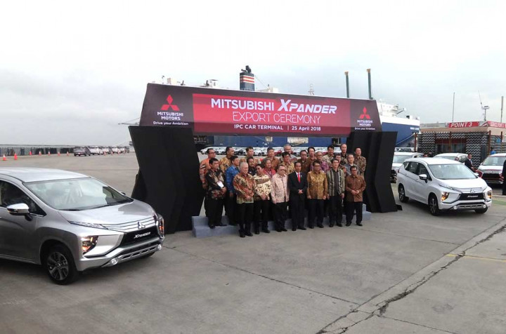 Presiden Republik Indonesia, Joko Widodo menegaskan agar ekspor dan investasi jadi dua hal yang selalu dititikberatkan oleh perusahaan global seperti Mitsubishi di Indonesia. Mitsubishi
