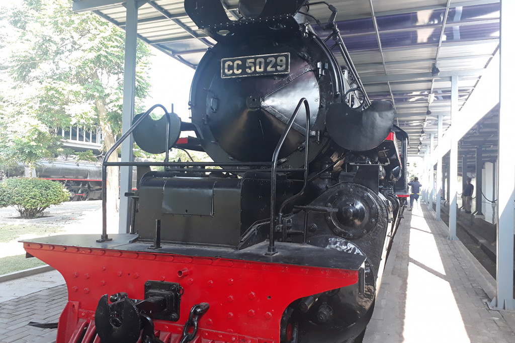 Selain koleksi-koleksi unik tadi, masih dapat disaksikan berbagai macam jenis lokomotif uap dari seri B, C, D hingga jenis CC yang paling besar CC 5029, Schweizerische Lokomotiv und.
