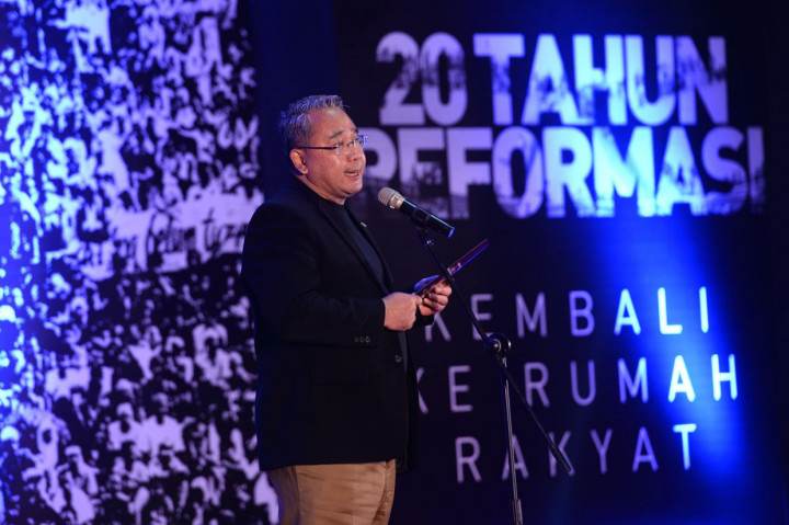Menteri Desa, Pembangunan Daerah Tertinggal, dan Transmigrasi, Eko Putro Sandjojo, juga membawakan puisi Wiji Thukul berjudul 'Sajak Suara'.