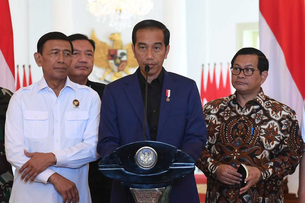 Presiden Jokowi menjelaskan berdasarkan keterangan Menko Polhukam Wiranto, Wakapolri Komjen Syafruddin dan Kepala Badan Intelijen Negara Budi Gunawan, seluruh narapidana teroris yang ada di cabang Rutan Salemba, Jakarta di Mako Brimob Kelapa Dua Depok, Jabar, sudah menyerahkan diri.