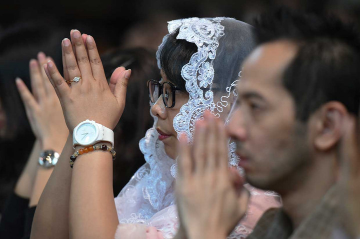 Gereja Katedral menggelar enam misa Kenaikan Isa Almasih yang merupakan peringatan peristiwa naiknya Yesus Kristus ke langit, 40 hari setelah kebangkitannya. 