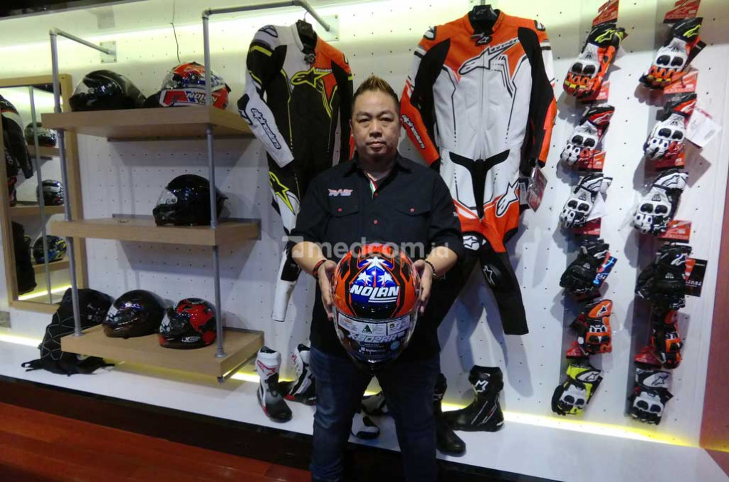 Ruang pamer DeRide dibagi dalam beberapa zona, ini adalah salah satu zona sport atau racing, bagi mereka yang menginginkan perlengkapan khusus untuk balapan. medccom.id/Ahmad Garuda