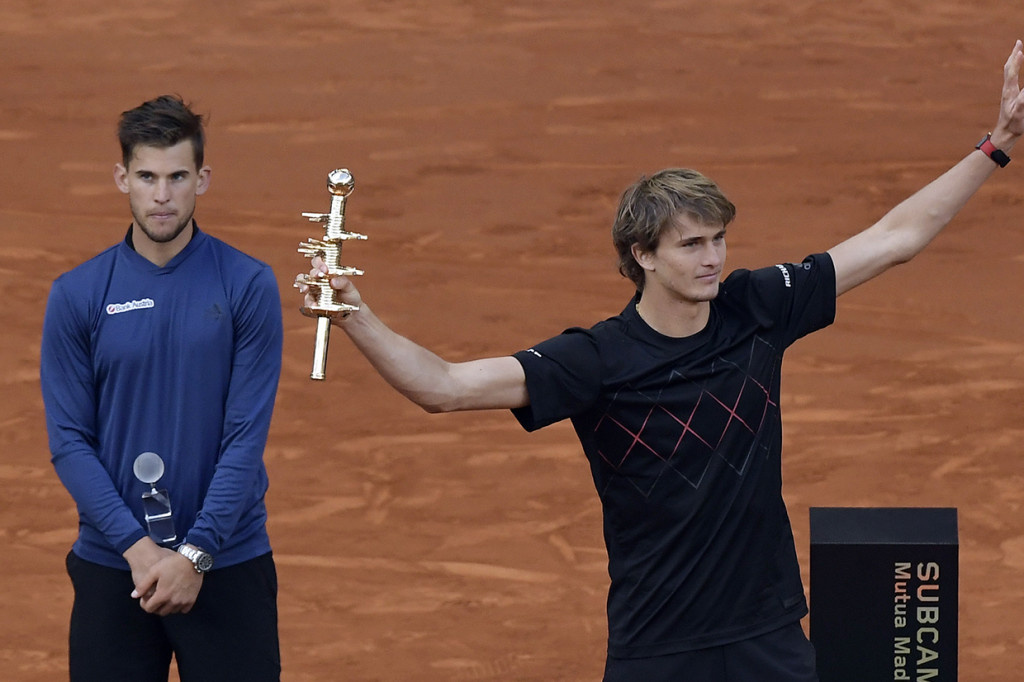 Bagi Zverev, ini menjadi titel ATP Masters ketiga yang berbeda dalam kariernya. AFP/ OSCAR DEL POZO