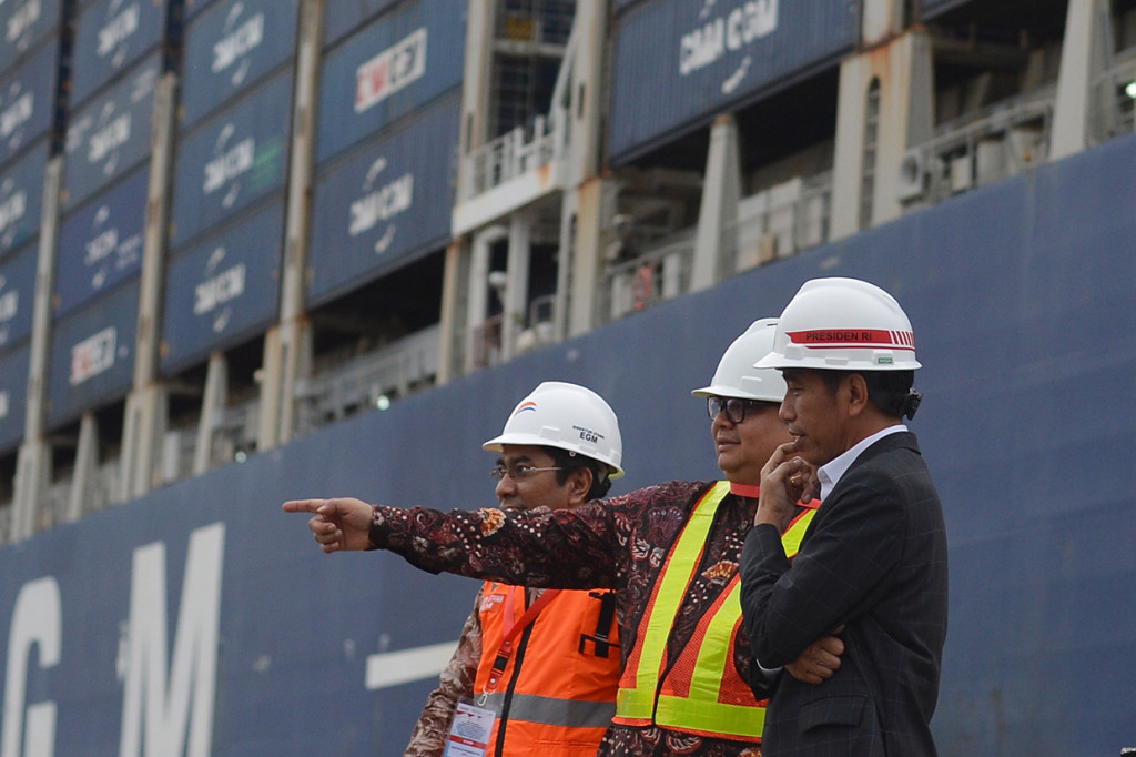 Dengan banyaknya produk manufaktur yang diekspor dan secara langsung tanpa transit mampu menurunkan biaya logistik.