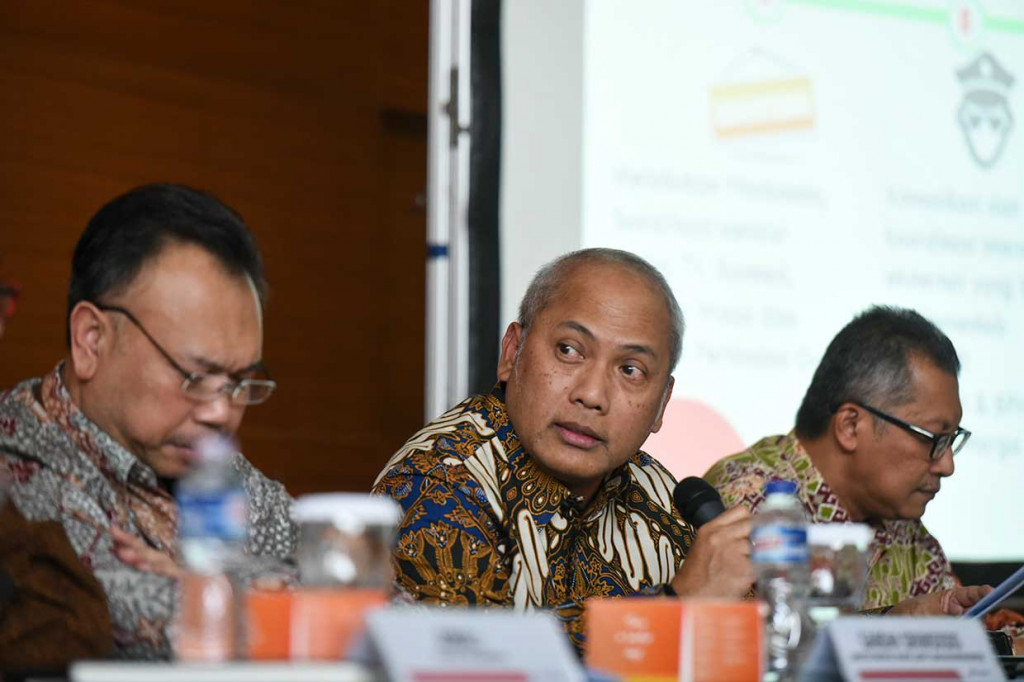 Pertamina membentuk Satuan Tugas (Satgas) BBM yang aktif pada H-15 hingga H+15 Idul Fitri serta menambah 15 persen pasokan BBM untuk menjamin ketersediaan dan kelancaran distribusi BBM bagi masyarakat khususnya pemudik selama Ramadan dan Lebaran 2018.
