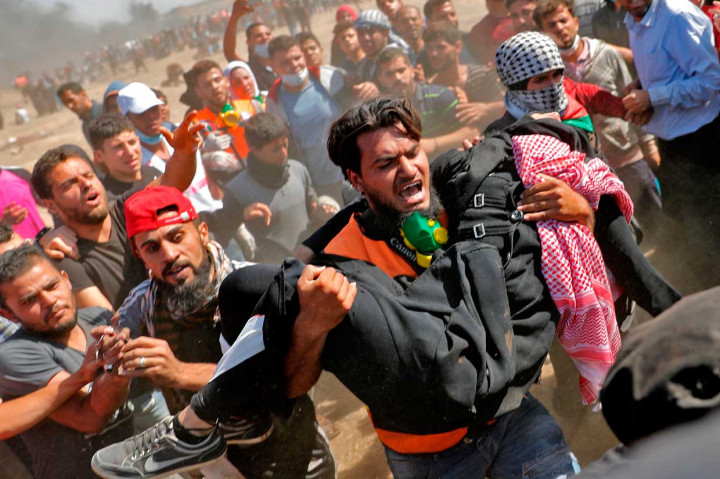 Pada hari Amerika Serikat meresmikan kedutaannya di Yerusalem, sedikitnya 60 warga Palestina tewas dalam unjuk rasa berdarah di perbatasan Gaza. Sebagian besar korban tewas akibat ditembak tentara Israel. Peristiwa itu menjadi hari paling berdarah di Gaza sejak perang dengan Israel pada 2014