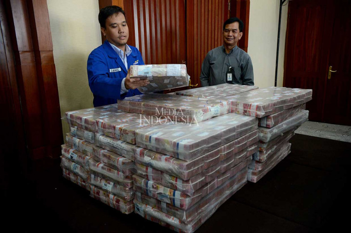 Sebelumnya, mantan Komisaris Utama PT Bank Modern Samadikun Hartono dinyatakan terbukti korupsi dana talangan BLBI dan dihukum 4 tahun penjara serta diwajibkan mengembalikan uang yang dikorupsinya sebesar Rp169 miliar secara dicicil.