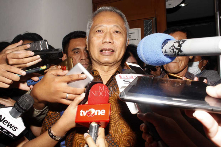 Tonny menyatakan menerima putusan majelis hakim yang menjatuhkan vonis 5 tahun penjara kepada dirinya. Vonis itu lebih rendah dibanding tuntutan jaksa penuntut umum KPK yang meminta agar Tonny divonis 7 tahun penjara ditambah denda Rp300 juta, subsider 4 bulan kurungan.