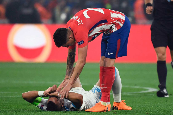 Deschamps tidak menyertakan penyerang Olympique de Marseille Dimitri Payet dari skuadnya. Payet dicoret akibat menderita cedera otot saat timnya kalah 0-3 dari Atletico Madrid di final Liga Europa pada Rabu, 16 Mei 2018.