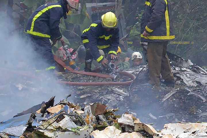 Boeing 737-200 dari Cubana de Aviacion tersebut disewa dari perusahaan Meksiko Global Air, yang juga dikenal sebagai Aerolineas Damojh. 6 kru pesawat tersebut merupakan warga negara Meksiko.