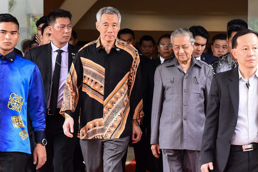 Belum diketahui secara detail isi pembicaraan kedua pemimpin tersebut, namun Malaysia dan Singapura selama ini terlibat dalam pengerjaan proyek bersama, di antaranya proyek kereta api yang menghubungkan kedua negara.