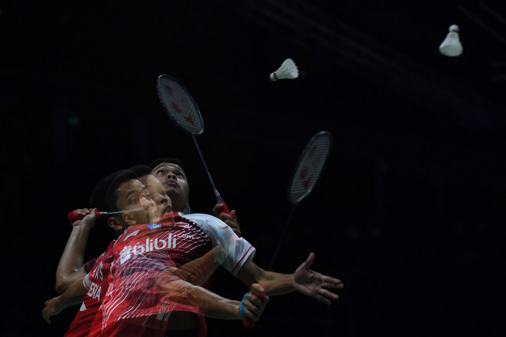 Kemenangan Indonesia dibuka oleh tunggal putra Anthony Sinisuka Ginting yang menang 21-11 dan 21-18 atas Jason Anthony Ho-shue. 