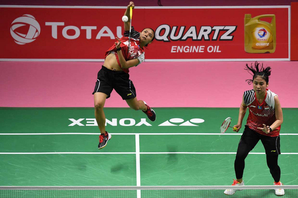 Ganda putri  Della Destiara/Rizki Amelia Pradipta memastikan kemenangan tim Indonesia setelah menaklukkan Chow Mei Kuan/Vivian Ho 24-22, 20-22, 21-12.