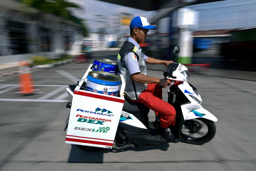 “Kami akan menyediakan 200 motor satgas yang akan membawa produk BBM kemasan di sepanjang jalur tol yang berpotensi macet seperti di Brexit (Brebes Timur),