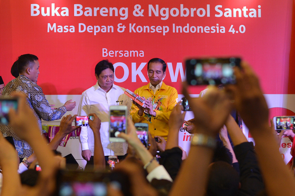 Kegiatan buka bareng dan ngobrol santai yang diikuti relawan GoJo dan para tokoh muda digital Indonesia tersebut membahas masa depan dan konsep Indonesia 4.0. 
