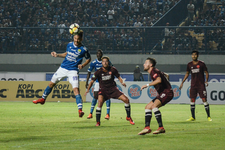 Dengan hasil ini Maung Bandung merangkak naik ke posisi 6 dengan mengumpulkan 14 poin, sementara PSM masih bertengger di posisi kedua dengan 17 poin.
