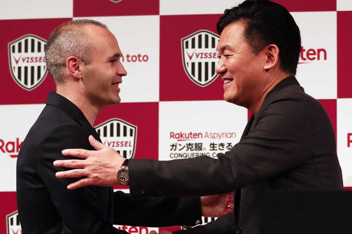 Iniesta akan bergabung dengan mantan striker Jerman Lukas Podolski, yang telah terlebih dahulu membela Vissel Kobe.