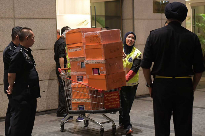 Amar Singh mengatakan polisi masih menunggu ahli untuk menilai 37 tas lainnya yang berisi perhiasan dan barang-barang berharga lainnya yang dirampas pada Jumat, 18 Mei 2018.