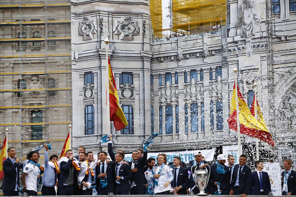 Salah satu lokasi perayaan kemenangan adalah di air mancur Cibeles. AFP/BENJAMIN CREMEL
