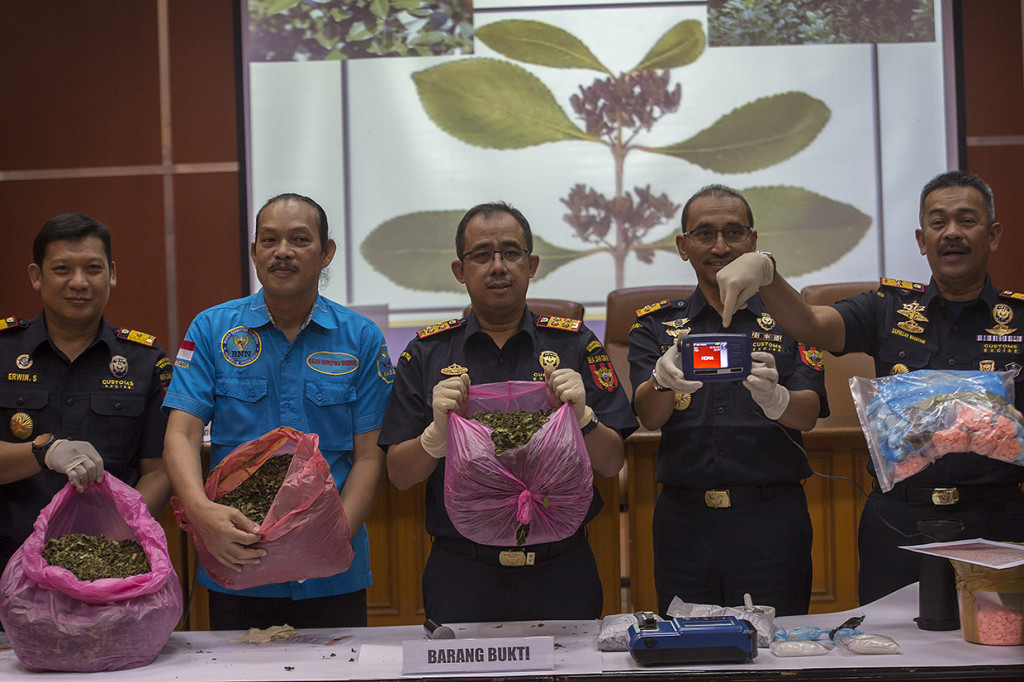 Sementara ribuan butir ekstasi diketahui berasal dari Belgia dan diselundupkan lewat kantor pos dengan salah satu tujuannya ke kantor pos di Jakarta Utara, pada 23 Maret 2018.